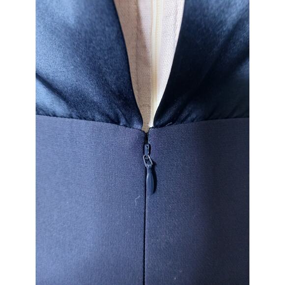 Cinq a Sept Alexandra Turtleneck Halter Gown, NWT, Size 6 - Picture 8 of 16